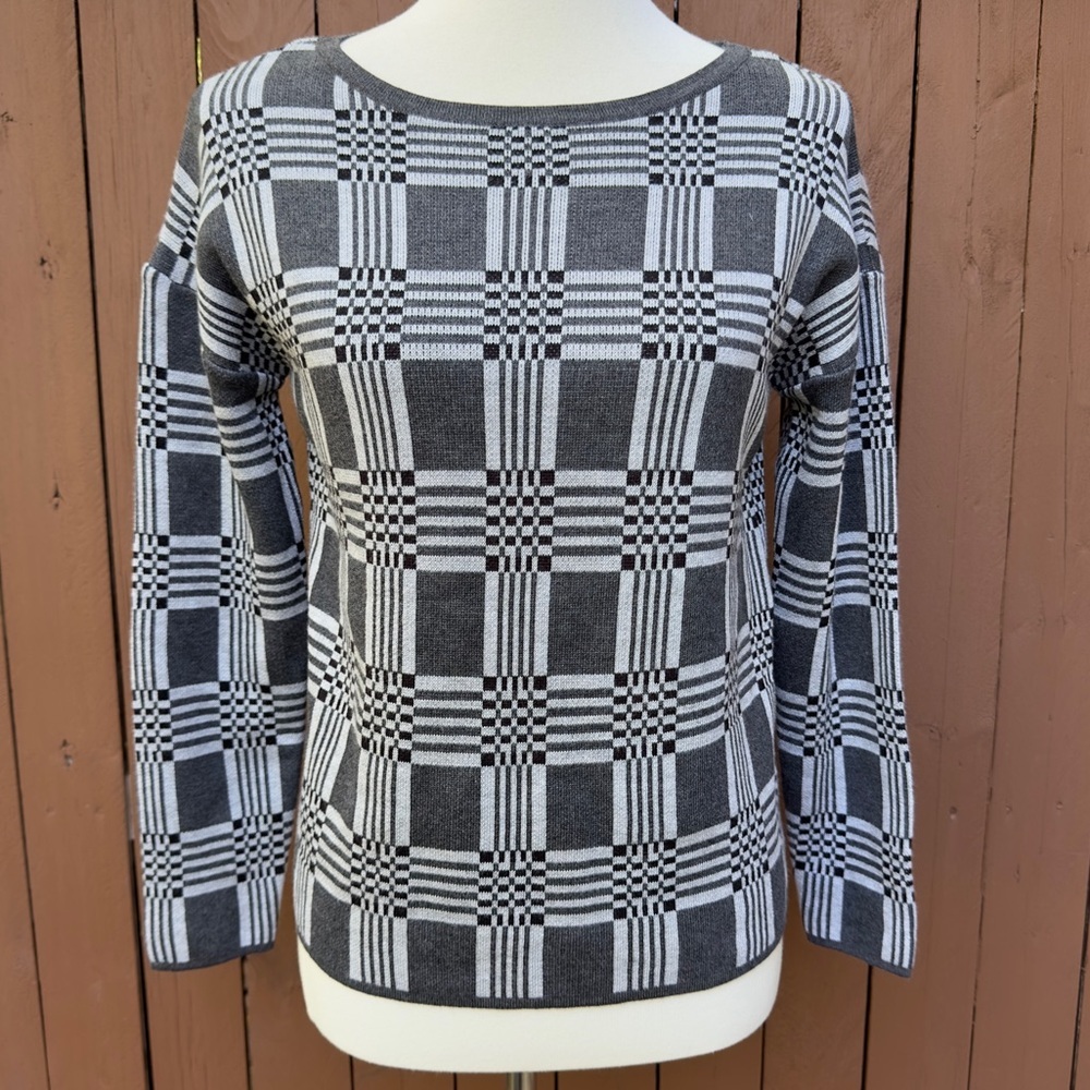 Lety & Me | NWT Size XSP Charcoal Geometric Print Sweater from Stitch Fix